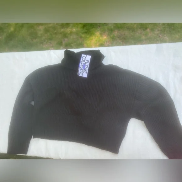 Women’s Future Collection Sweater NWT - Picture 8 of 9